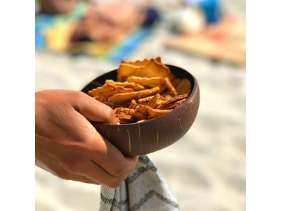 नक्काशीदार नारियल कटोरा नारियल के खोल के आधे बड़े सेवा सेट कटोरा धारक प्राकृतिक